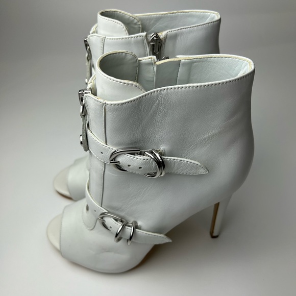Guess Wardyn White Peep Toe Ankle Booties Buckle Strap Stiletto Heels Size 8 - Picture 15 of 15